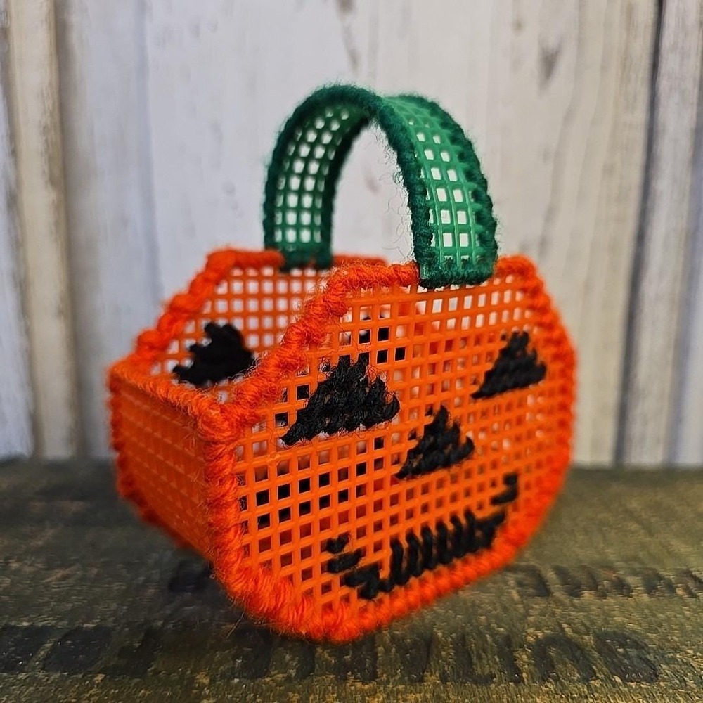 Vtg Plastic Canvas Halloween Jack O Lantern Pumpkin Candy Basket Completed 4"